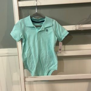 Carters outfit never worn